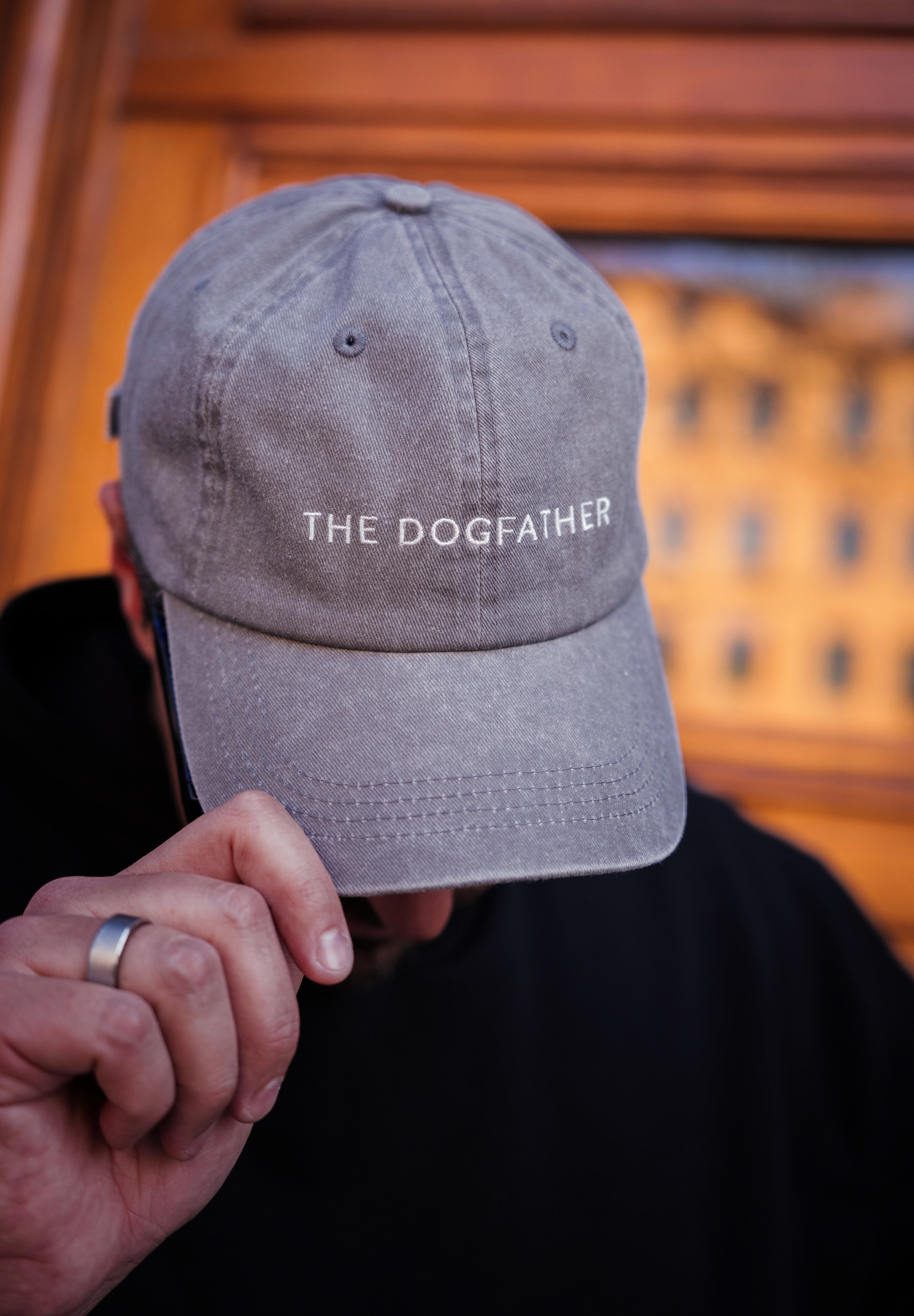 Szara dżinsowa czapka - The Dogfather 